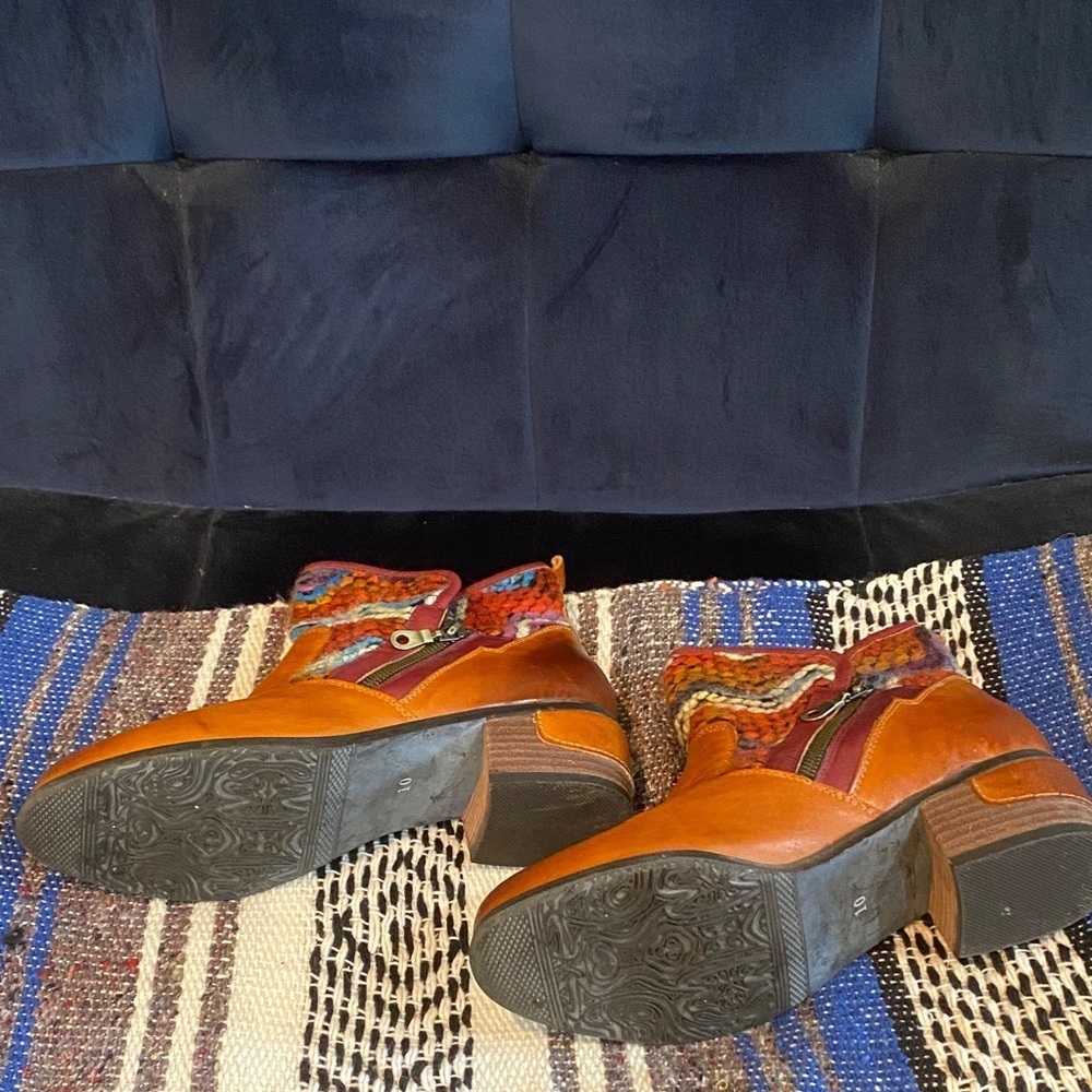 100% Leather Ankle Boots - Picture 3 of 5